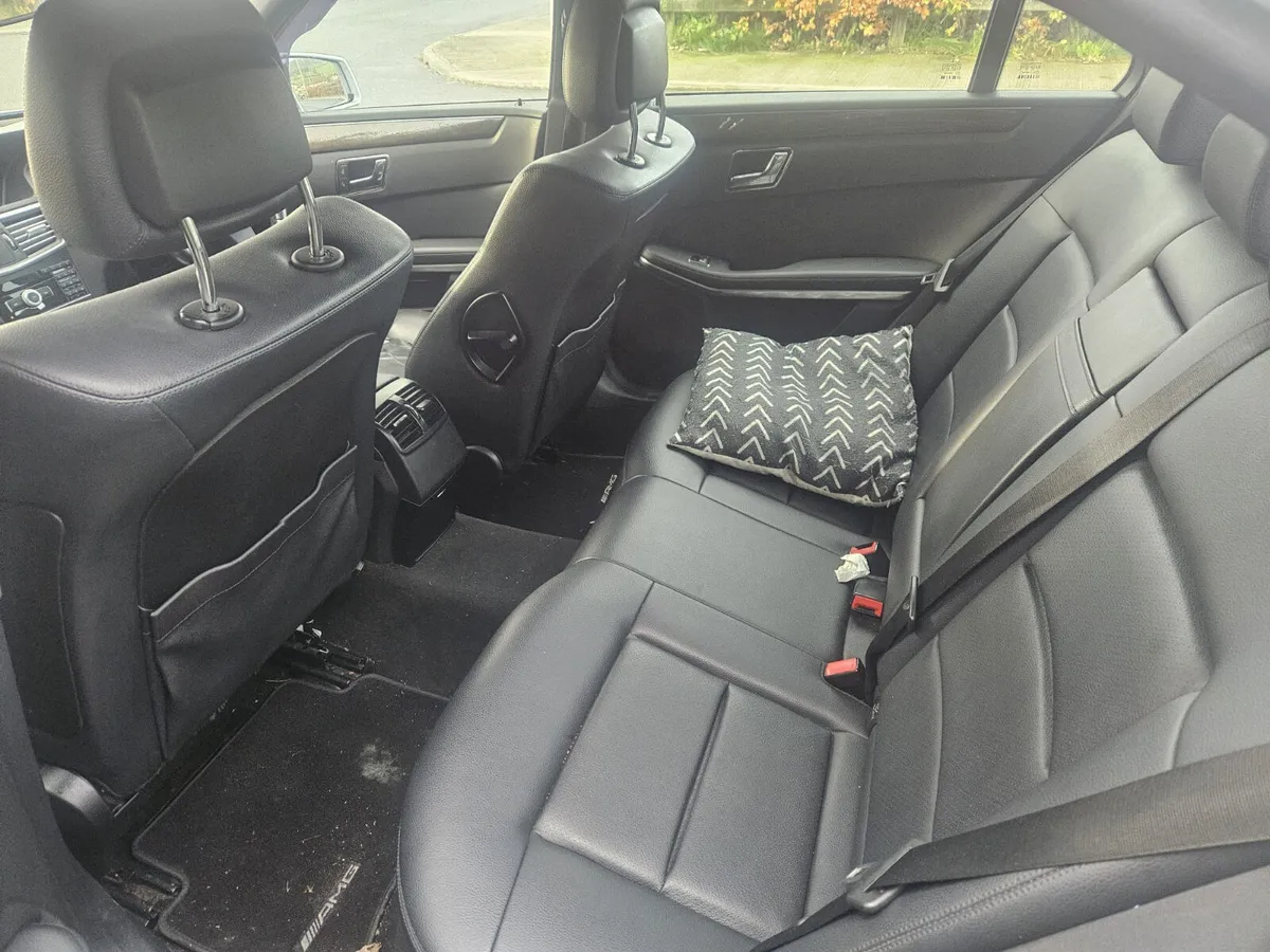 Mercedes-Benz E200 - Image 4
