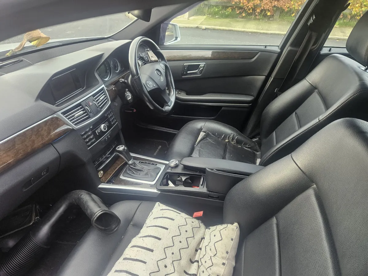 Mercedes-Benz E200 - Image 3
