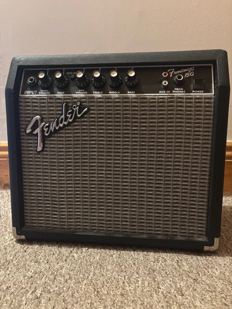 Fender Squier Affinity Stratocaster with Amp - Image 4