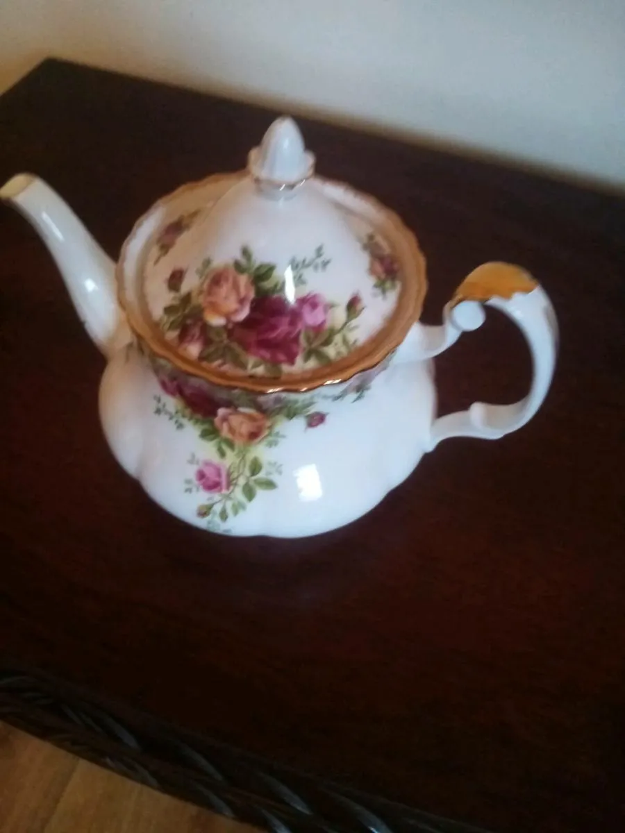 Old country rose - Image 4