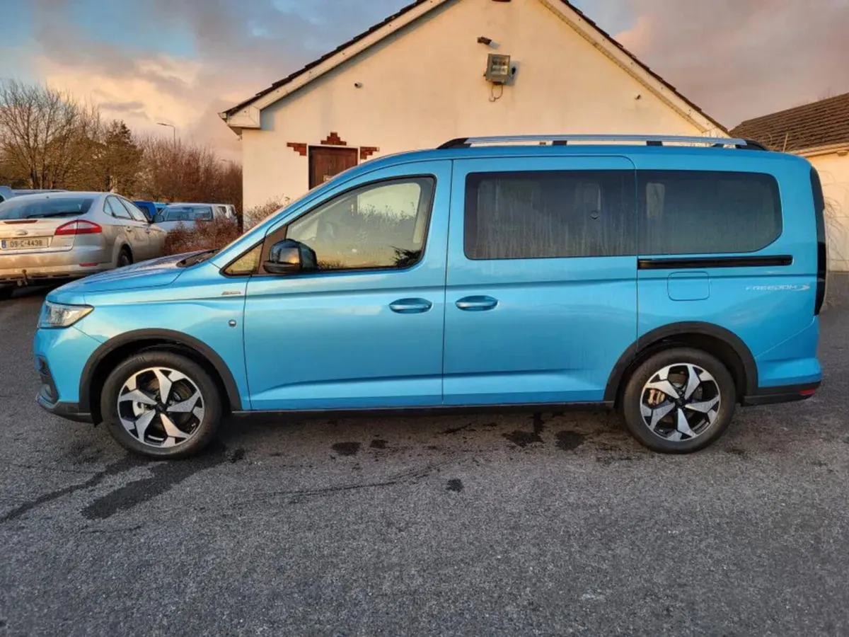 WHEELCHAIR TAXI SPEC AUTO 7 SEAT - Image 4