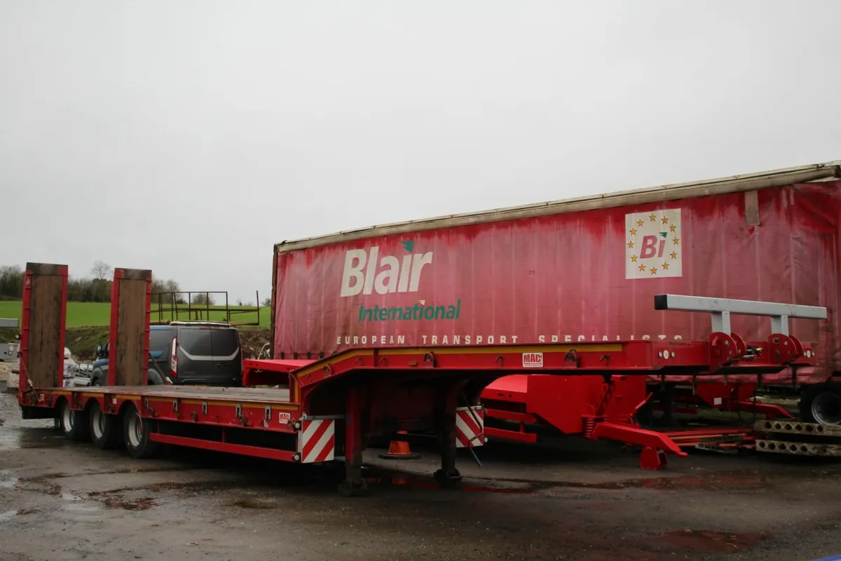 LOW LOADER - Image 1