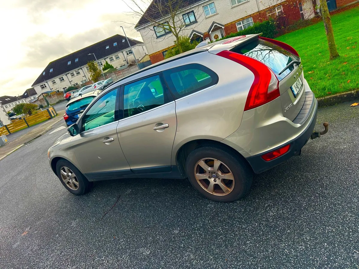 Volvo xc60 - Image 2