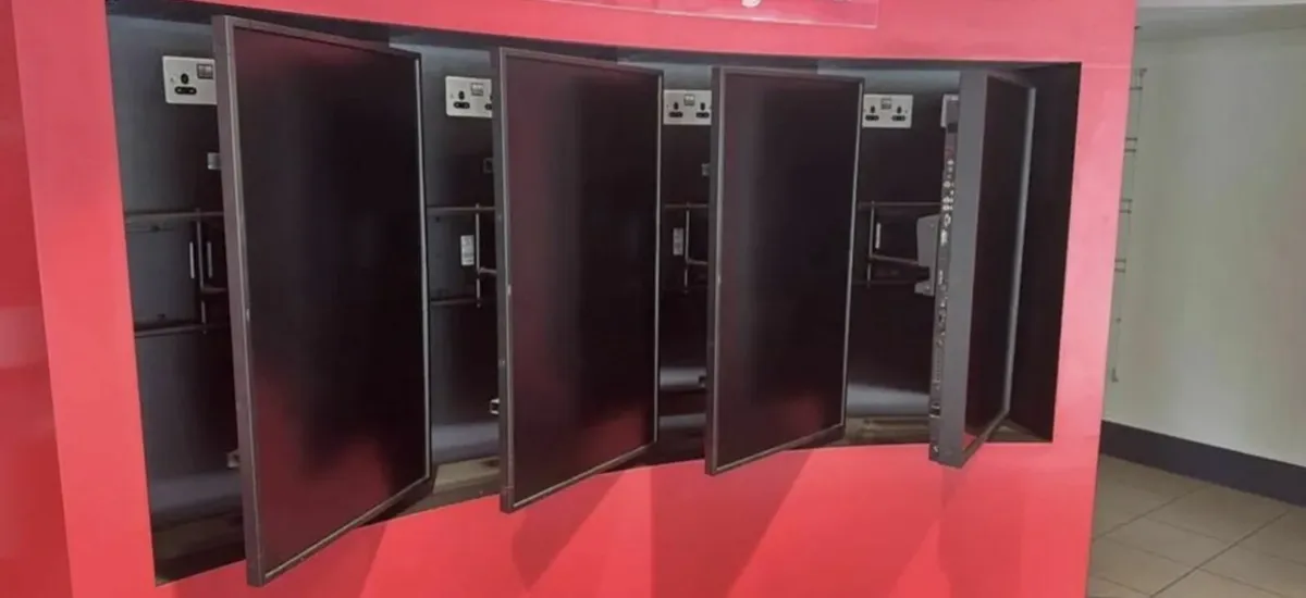 4 working Nec Display Monitors - Image 2