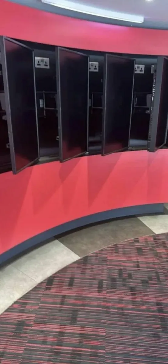 4 working Nec Display Monitors - Image 3