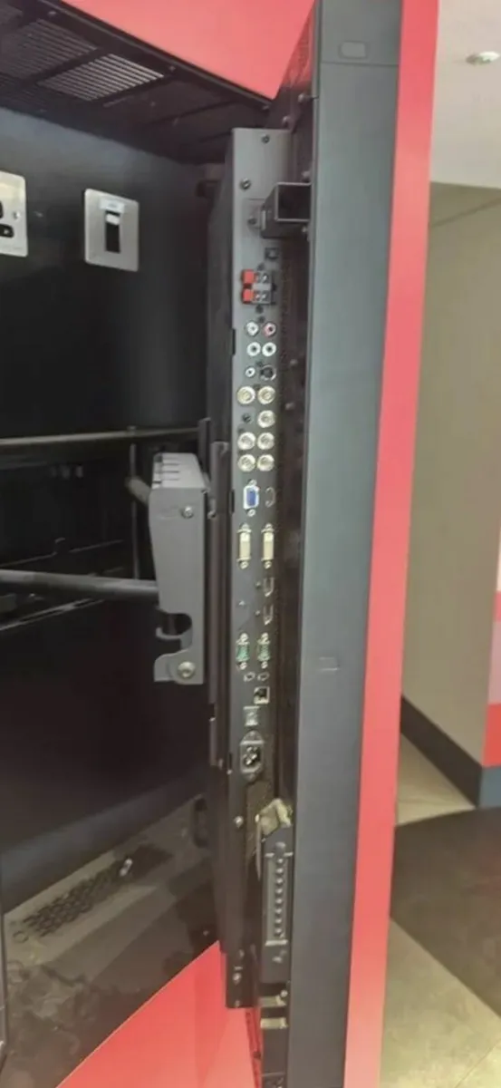 4 working Nec Display Monitors - Image 4