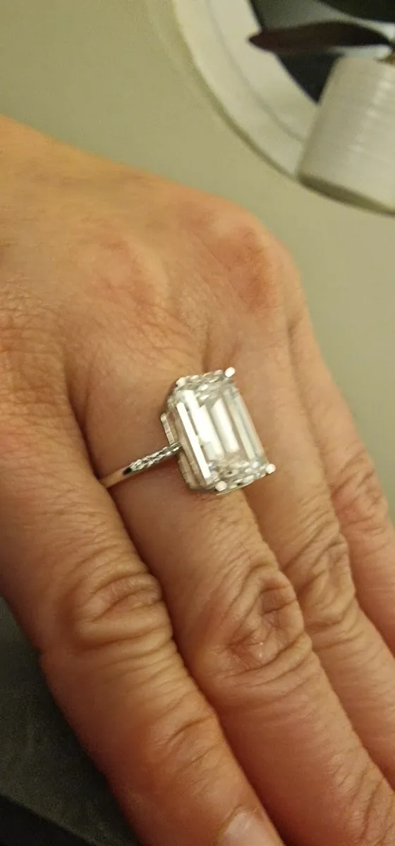 7.32 carat lab diamond engagement ring - Image 1