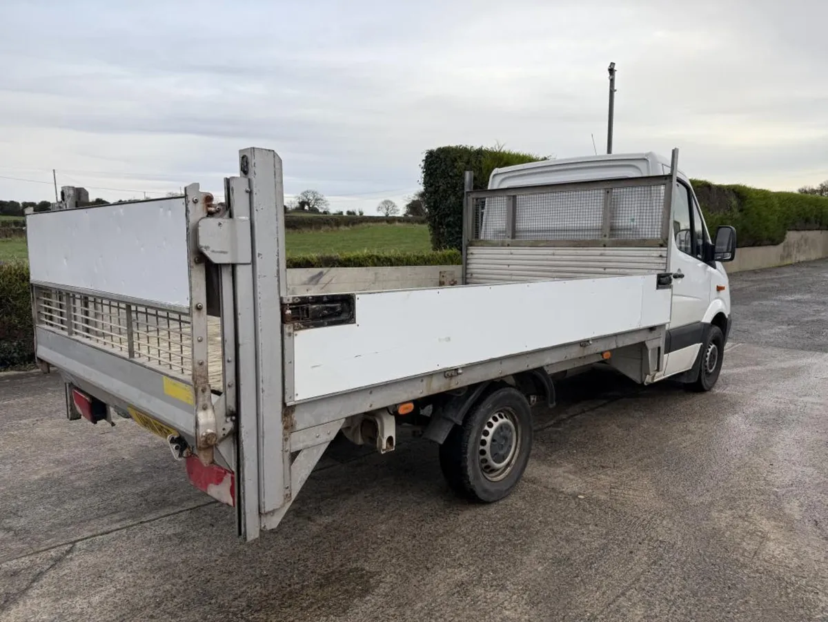 2016 Mercedes-Benz Flatbed Van **Online Auction** - Image 4