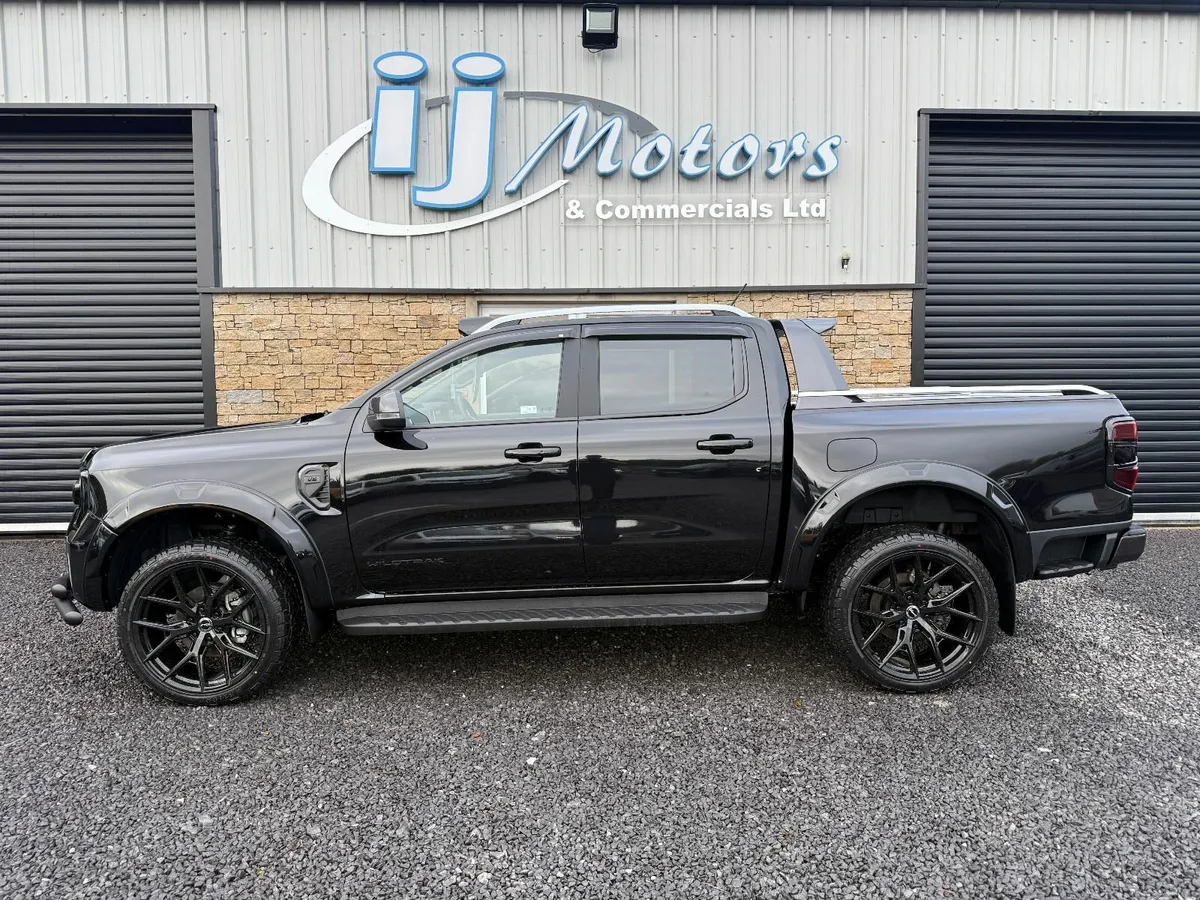 '25 FORD RANGER 3 LITRE ECOBLUE V6 WILDTRAK 240BHP - Image 4