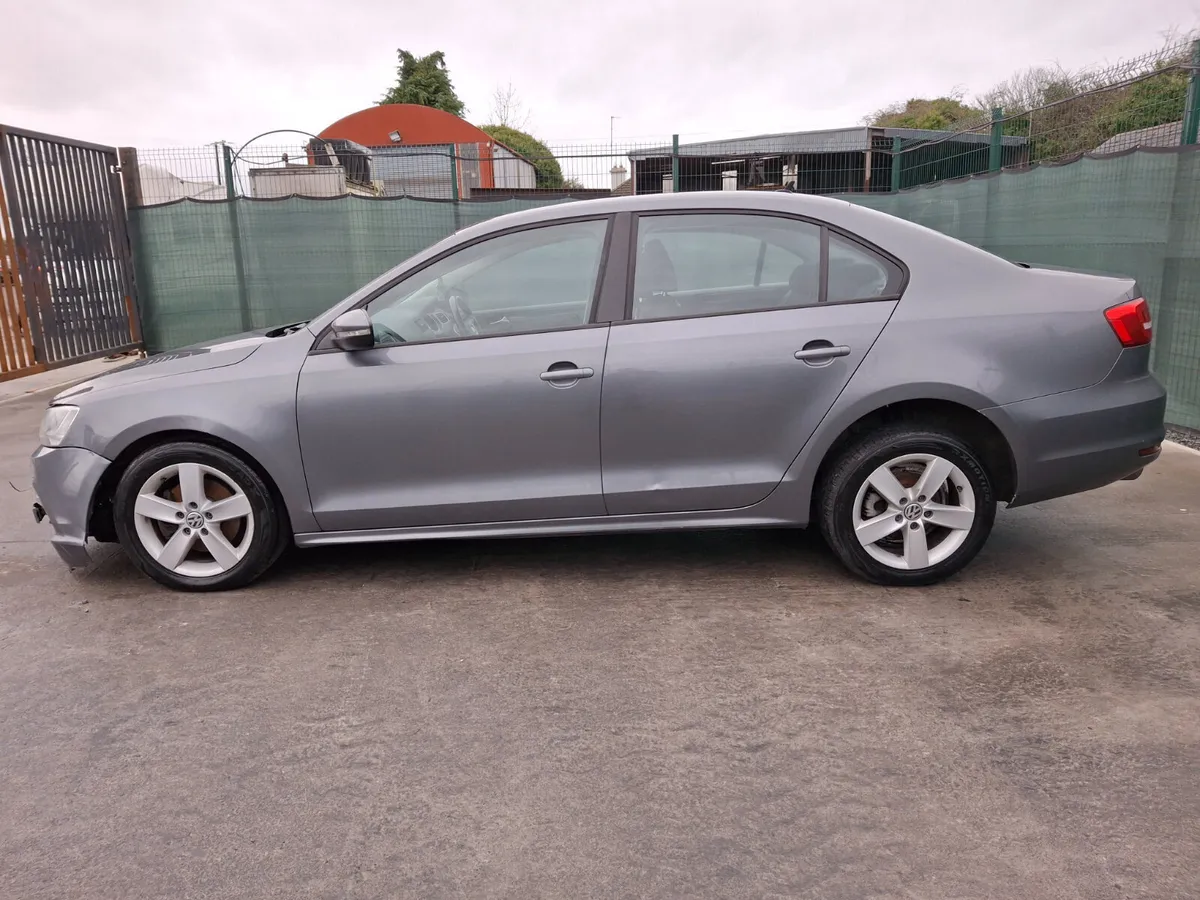 152 VW Jetta 2.0L TDI - Image 4