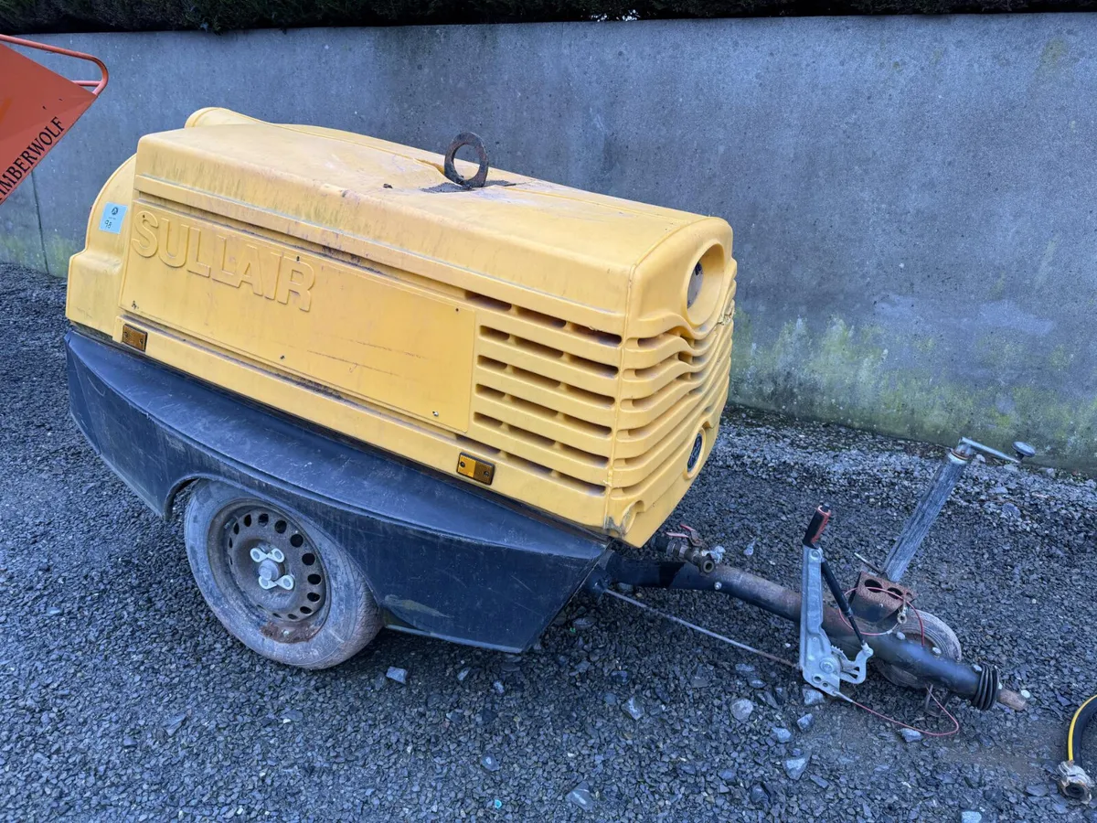 Sullair Tow Air Compressor **Online Auction** - Image 1