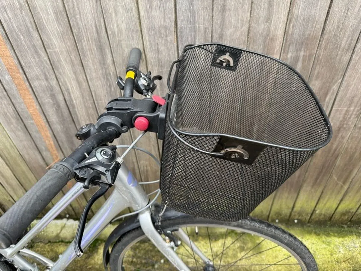Ladies Bike with Basket - Image 2