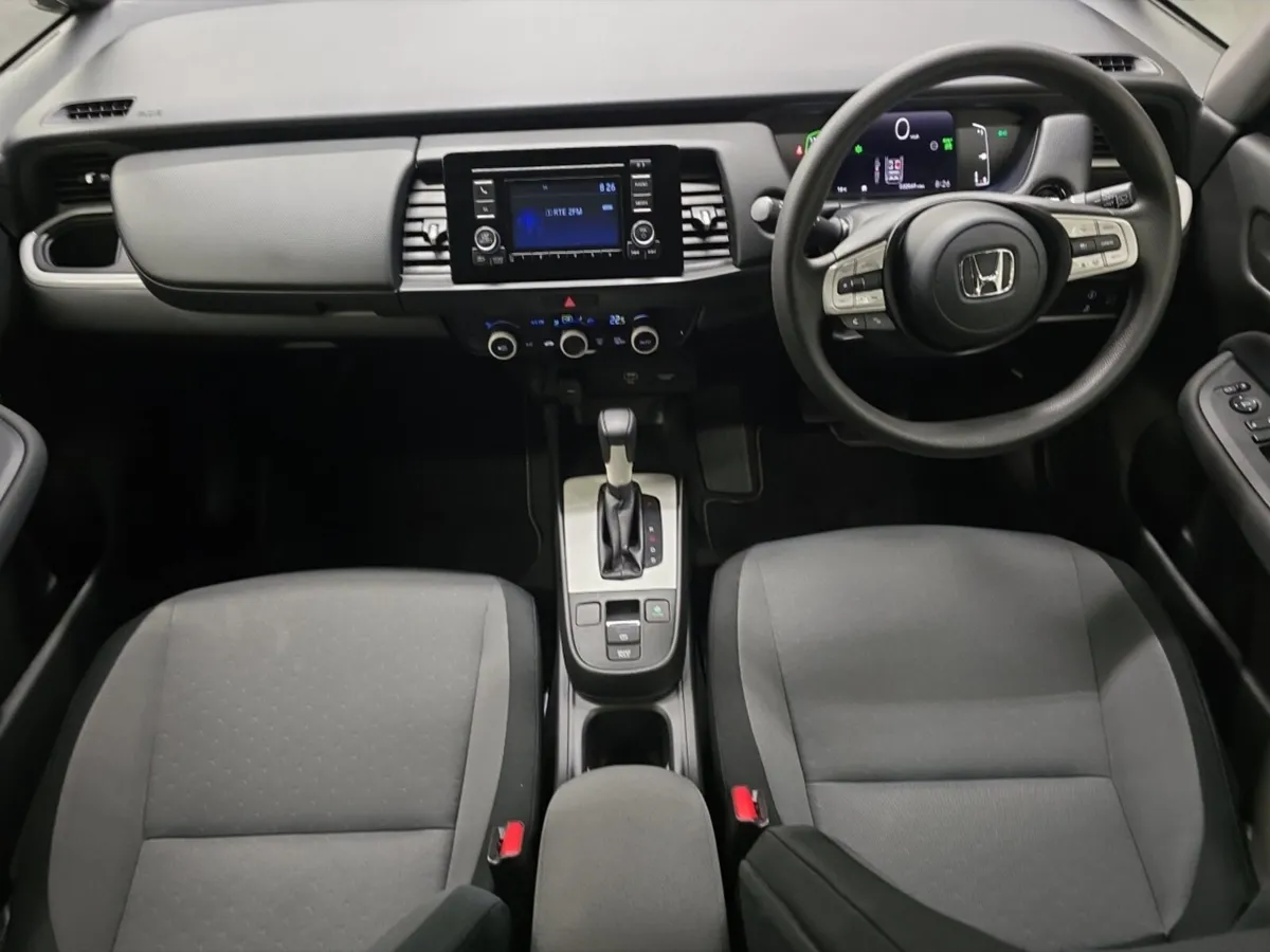 Honda Jazz Hatchback SE - Image 4