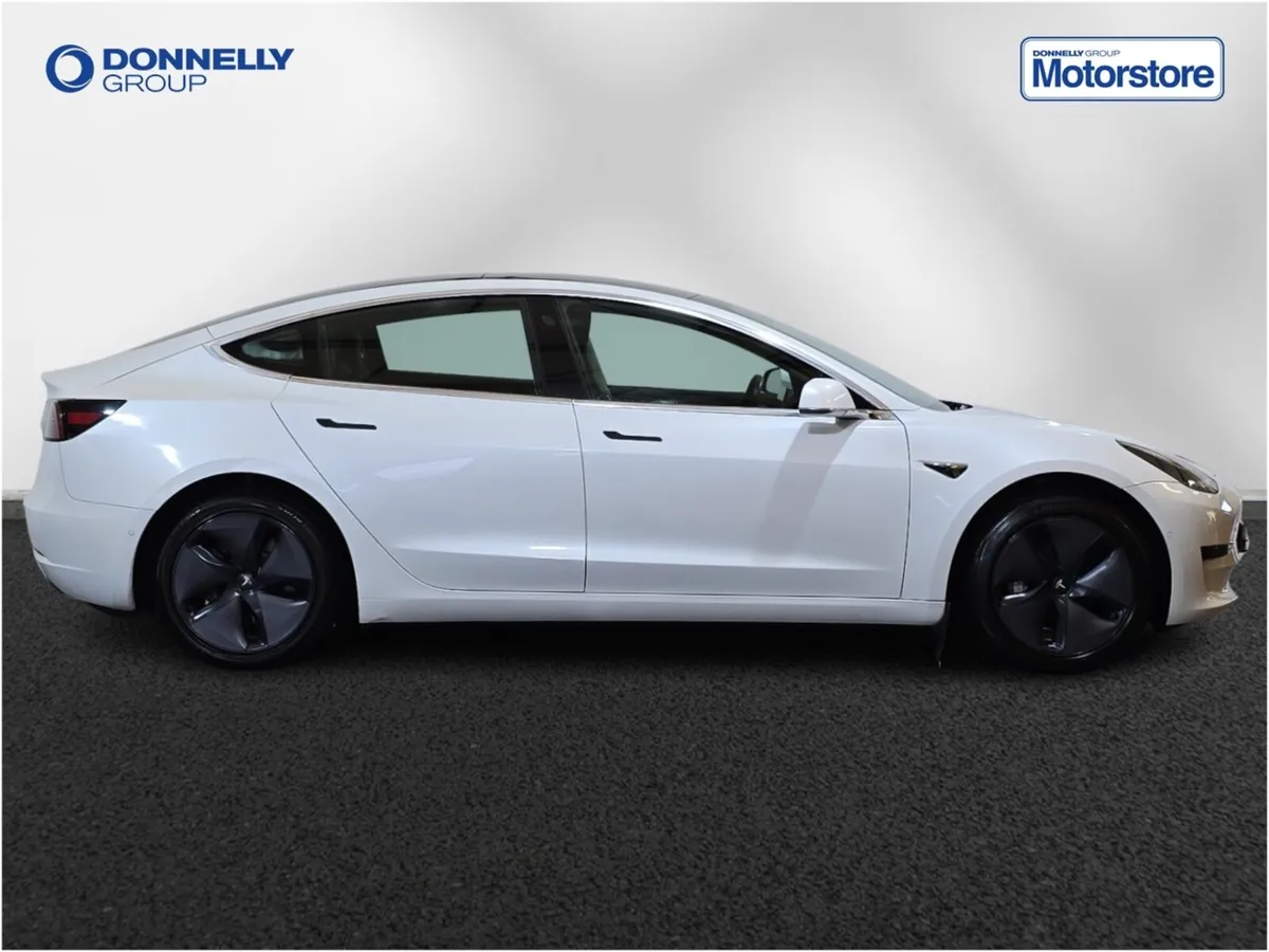 Tesla Model 3 Saloon Standard Plus - Image 3
