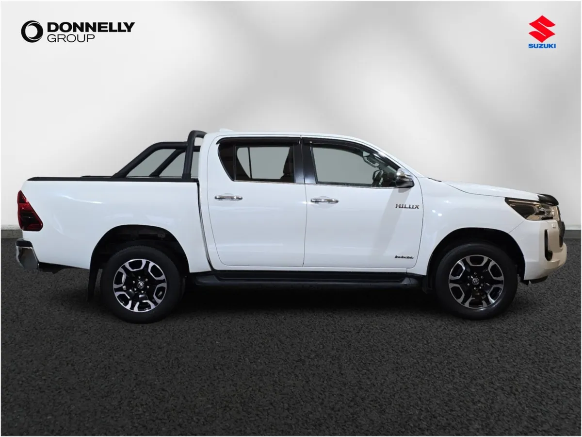 Toyota Hilux Diesel Invincible - Image 3