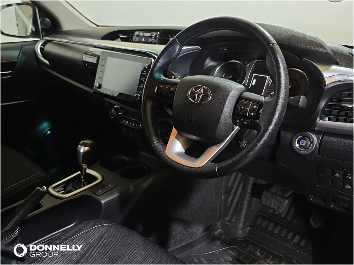 Toyota Hilux Diesel Invincible - Image 4
