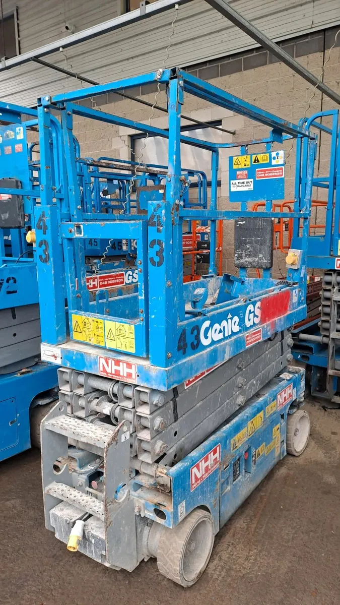 GENIE 19 FT SCISSOR LIFT - Image 2