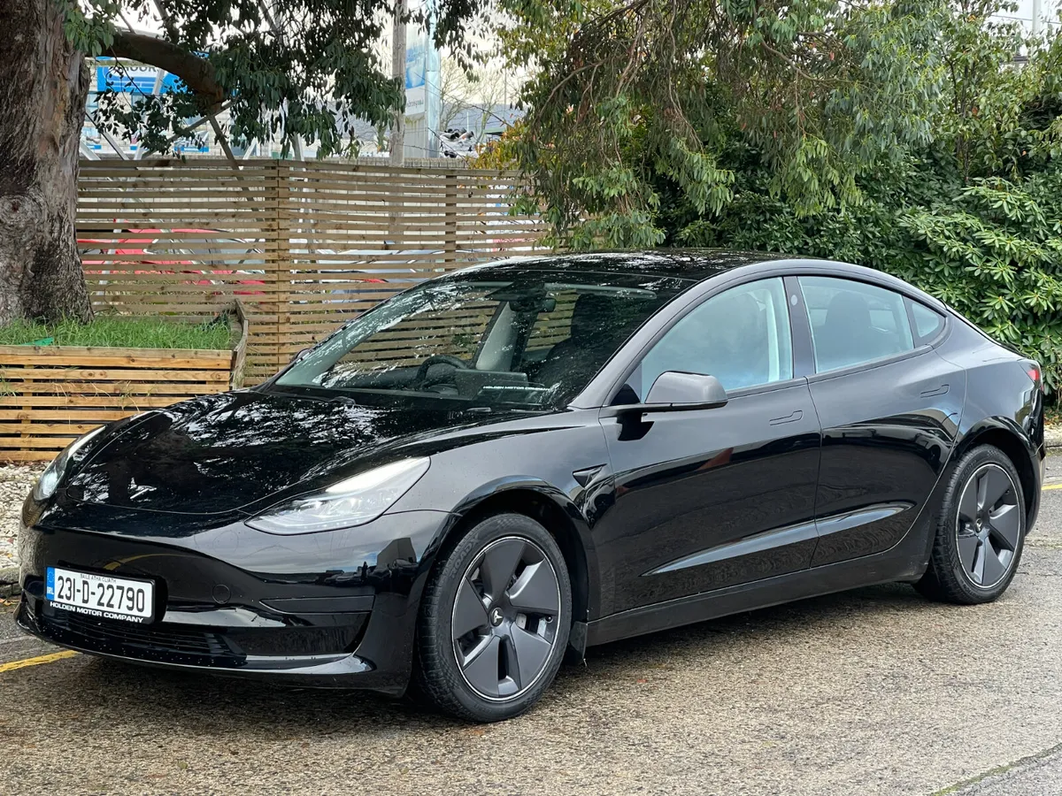 2023 Tesla Model 3..pan roof..RWD..2 keys - Image 3