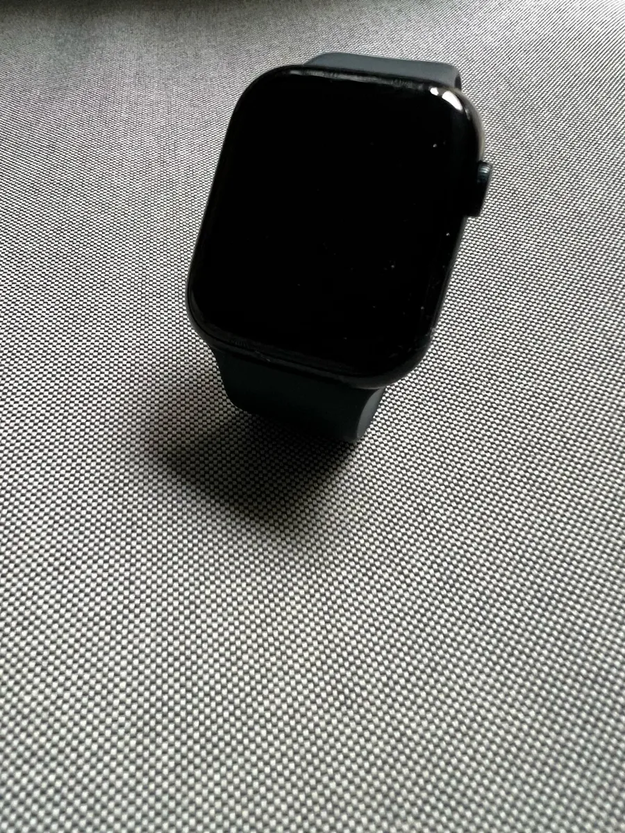 Apple Watch Series 8 - 45mm - Image 4