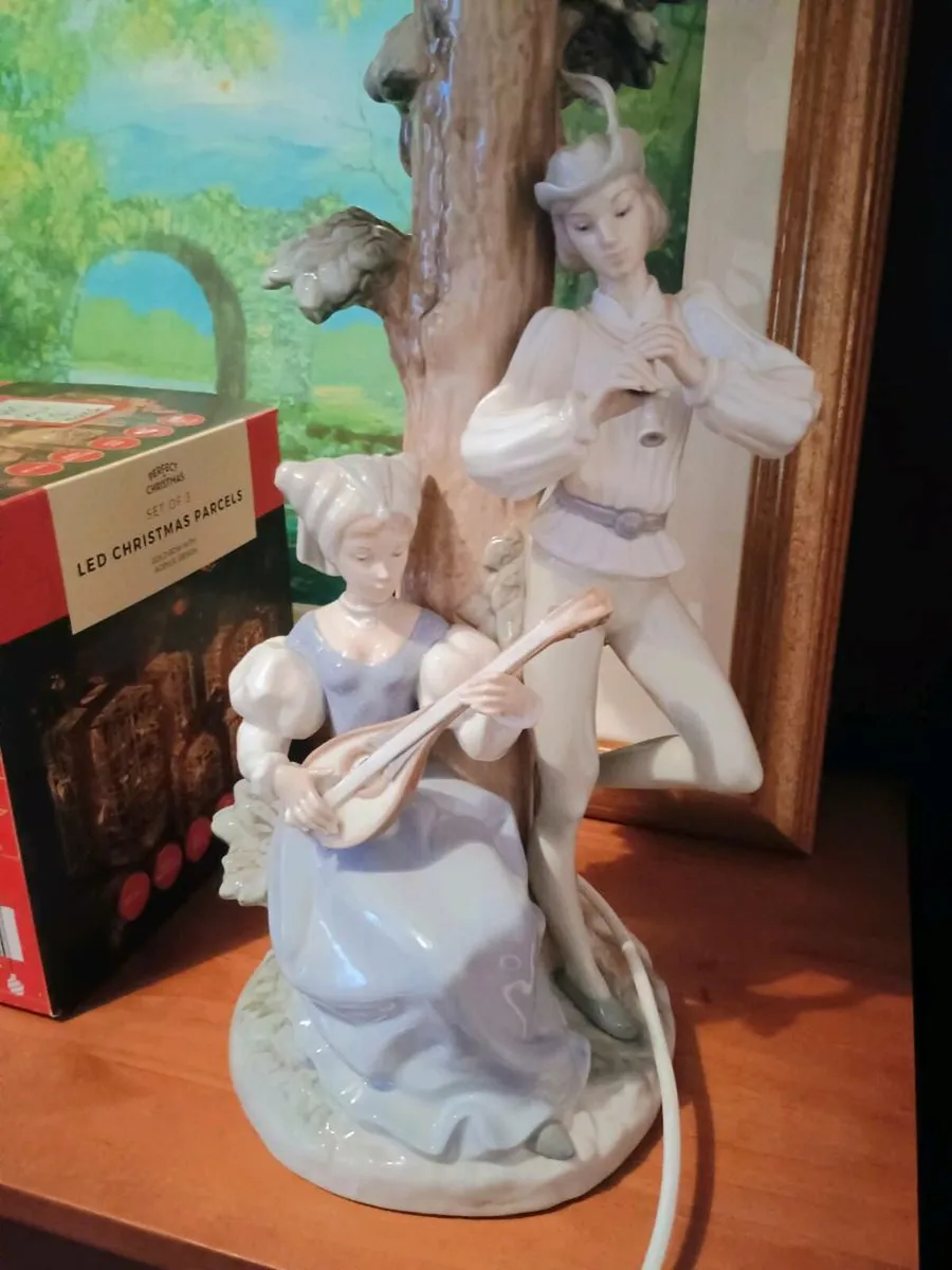 Porcelain Lamp-NAO by lladro - Image 4