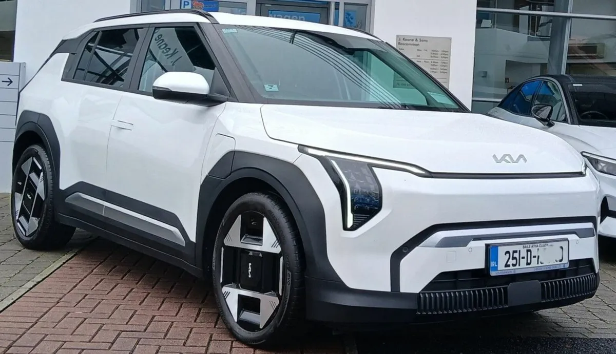 Kia EV3 EV3 Earth 2 - Long Range **AUTOMATIC, REAR - Image 1
