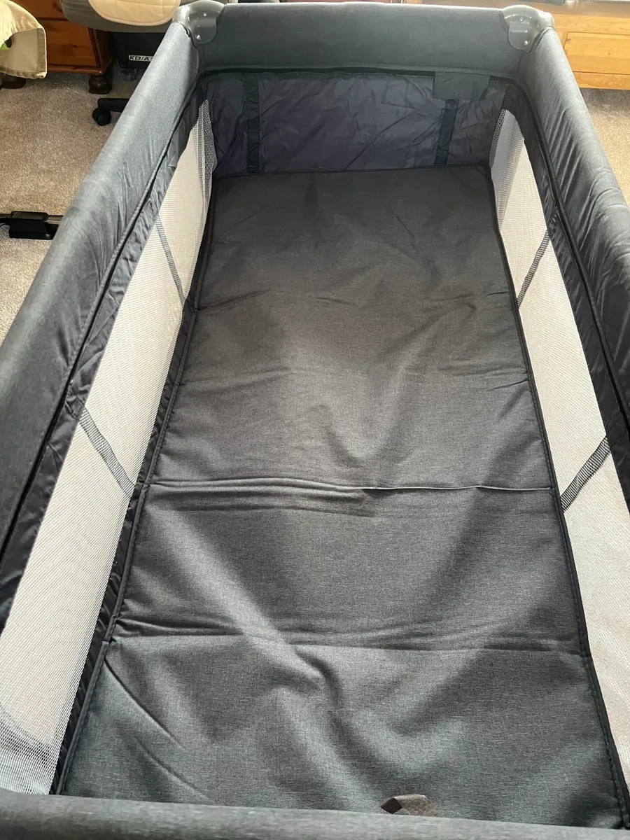 baby travel cot miniuno - Image 3
