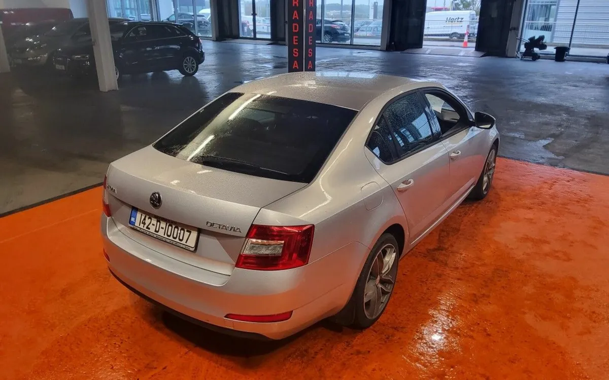 Skoda Octavia 1.6 TDI CR 105BHP Ambition - Image 3