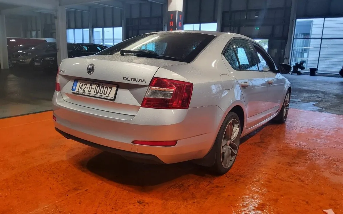Skoda Octavia 1.6 TDI CR 105BHP Ambition - Image 4