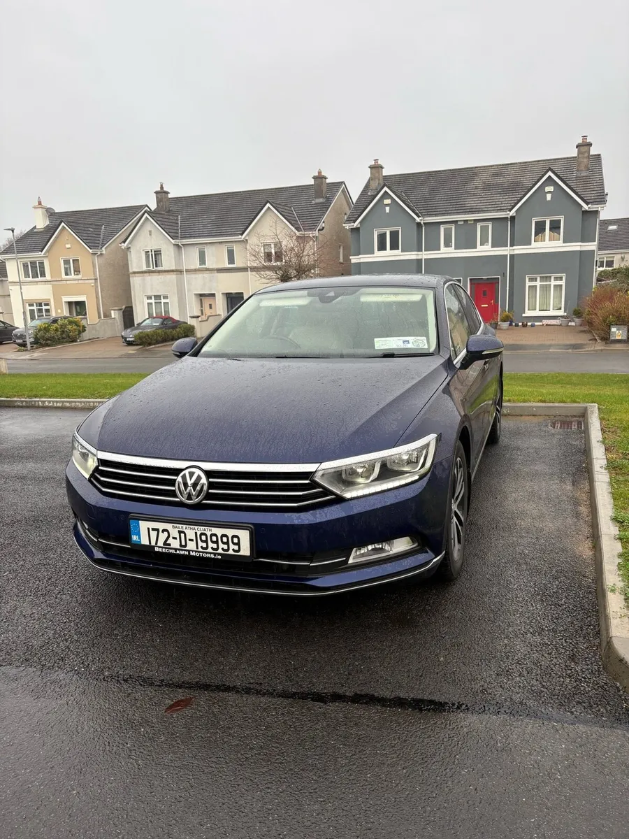 2017 Volkswagen Passat - Image 3