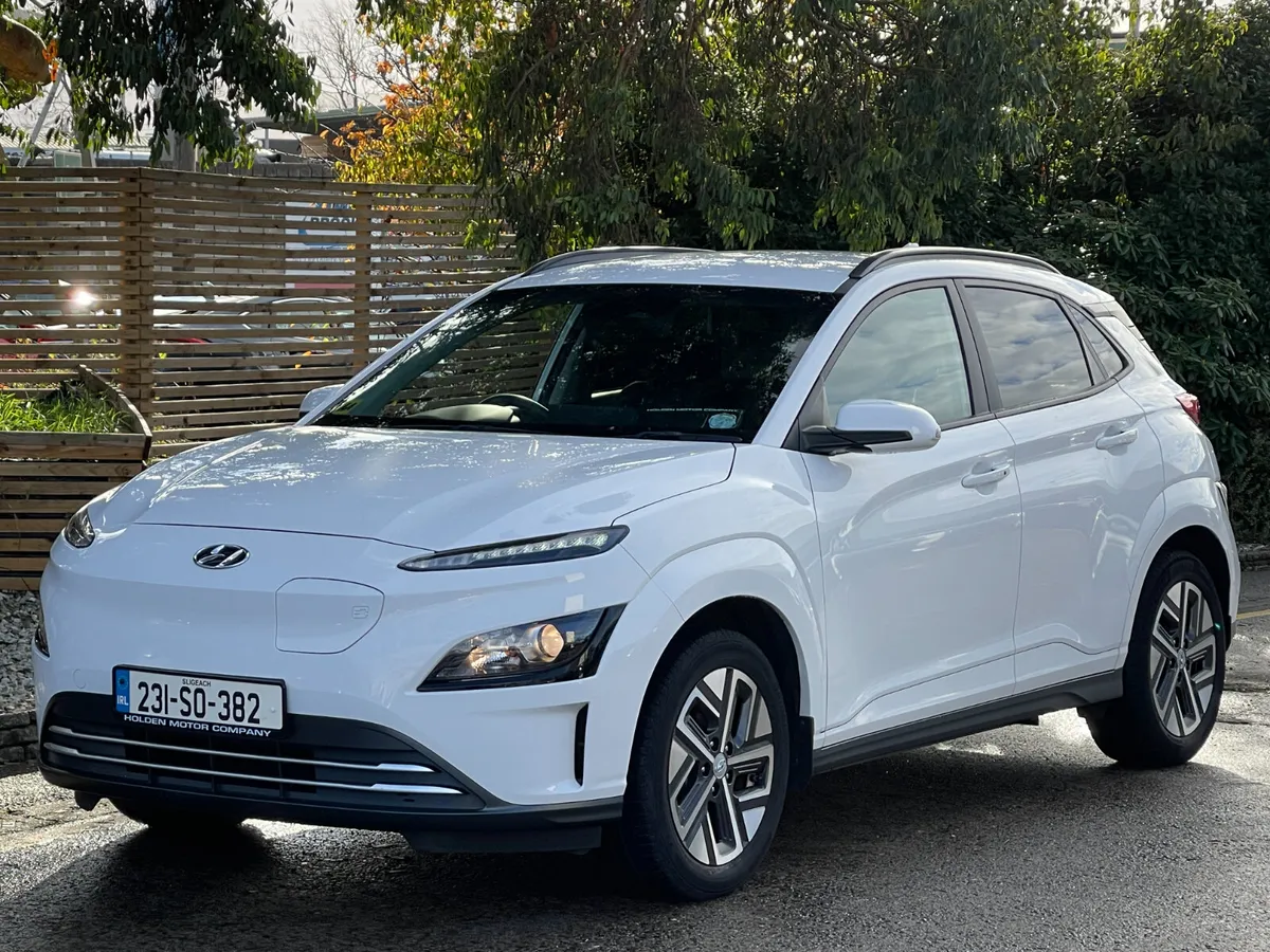 2023 Hyundai KONA..LOW MILES..2 KEYS.. - Image 1