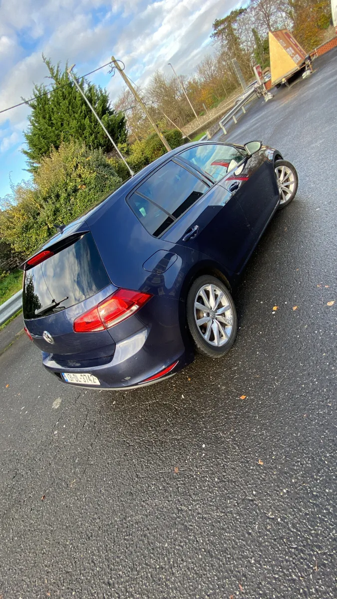 Volkswagen golf - Image 4