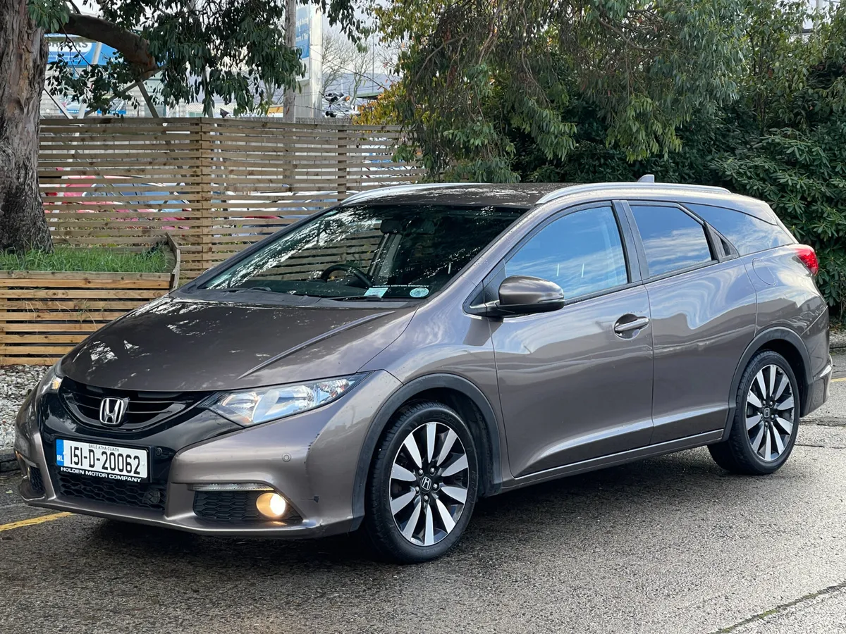 Honda Civic 2015 - Image 2