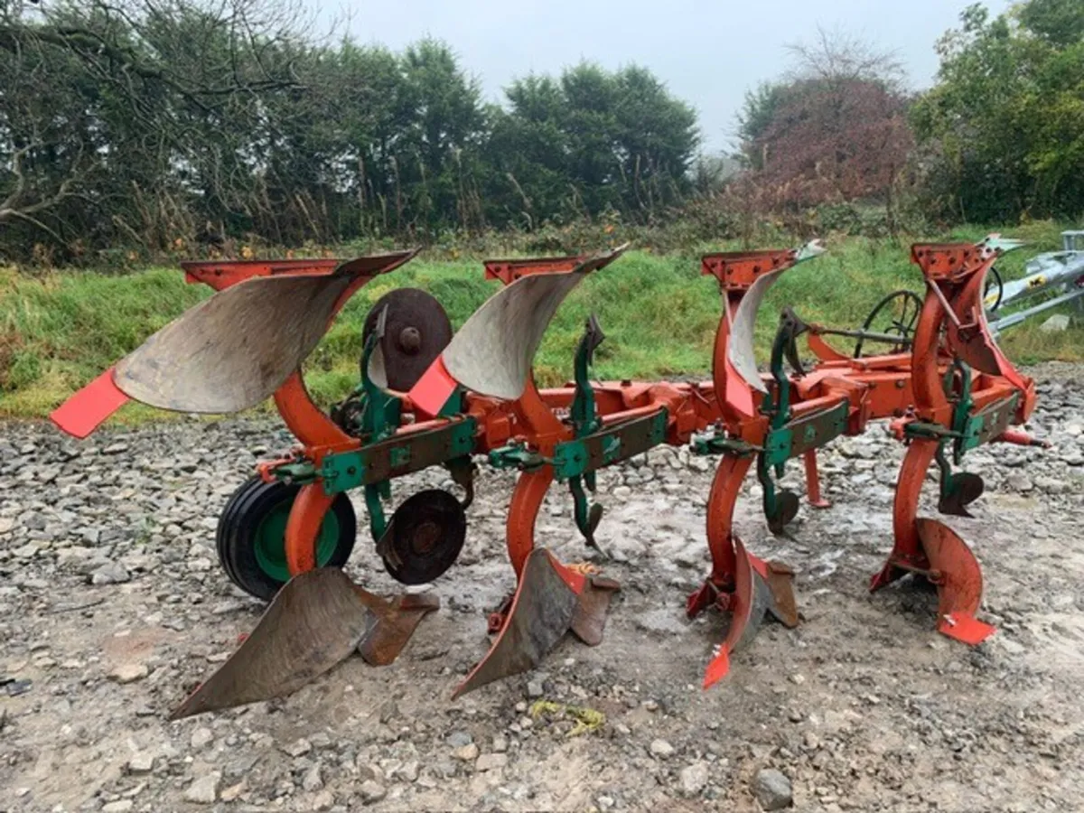 KVERNELAND 4F EG HYD VARI WIDTH no8 - Image 2