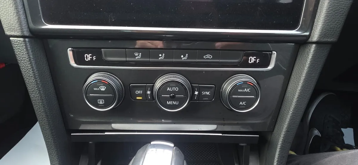 VW Golf Tsi 1.2 Automatic Petrol - Image 3