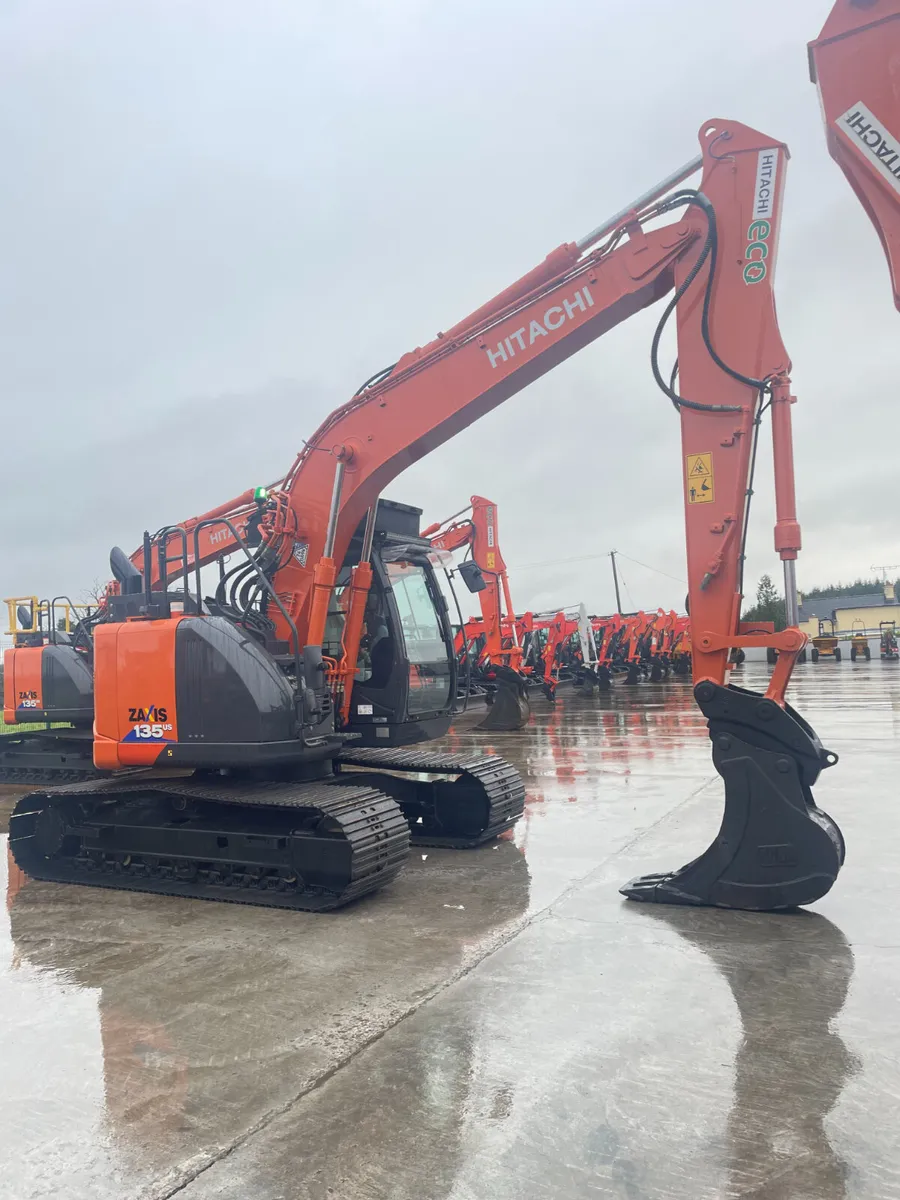 HITACHI ZX135-6 - Image 2