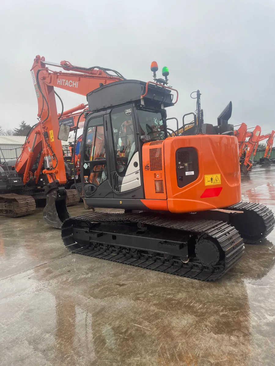HITACHI ZX135-6 - Image 3
