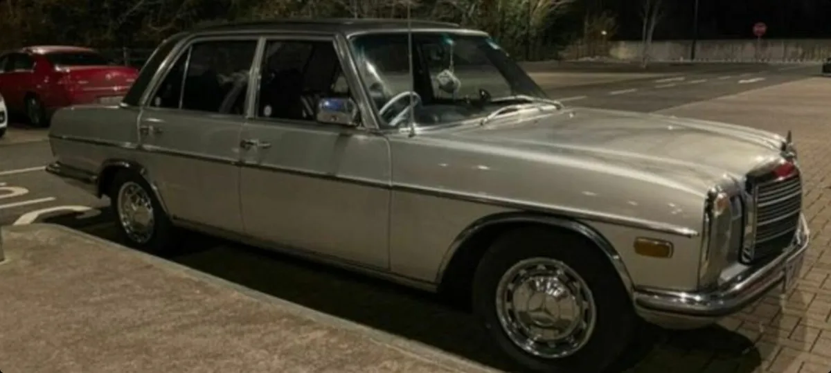 Mercedes-Benz E-Class 1974 - Image 1
