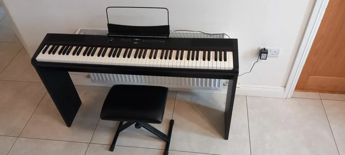 Piano keyboard - Image 2