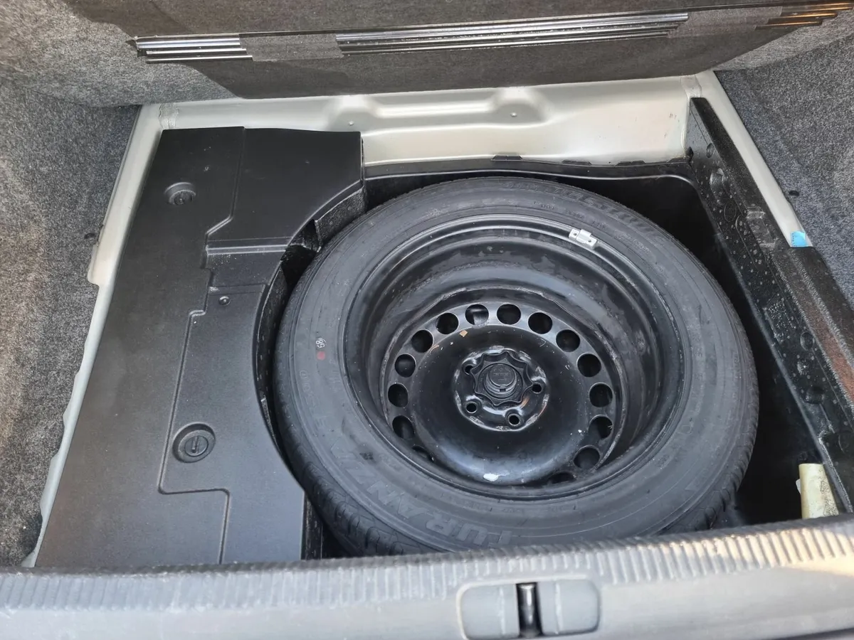 Volkswagen Passat 2008 - Image 4