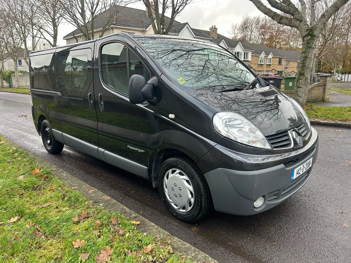 Renault Trafic Automatic MPV - Image 1