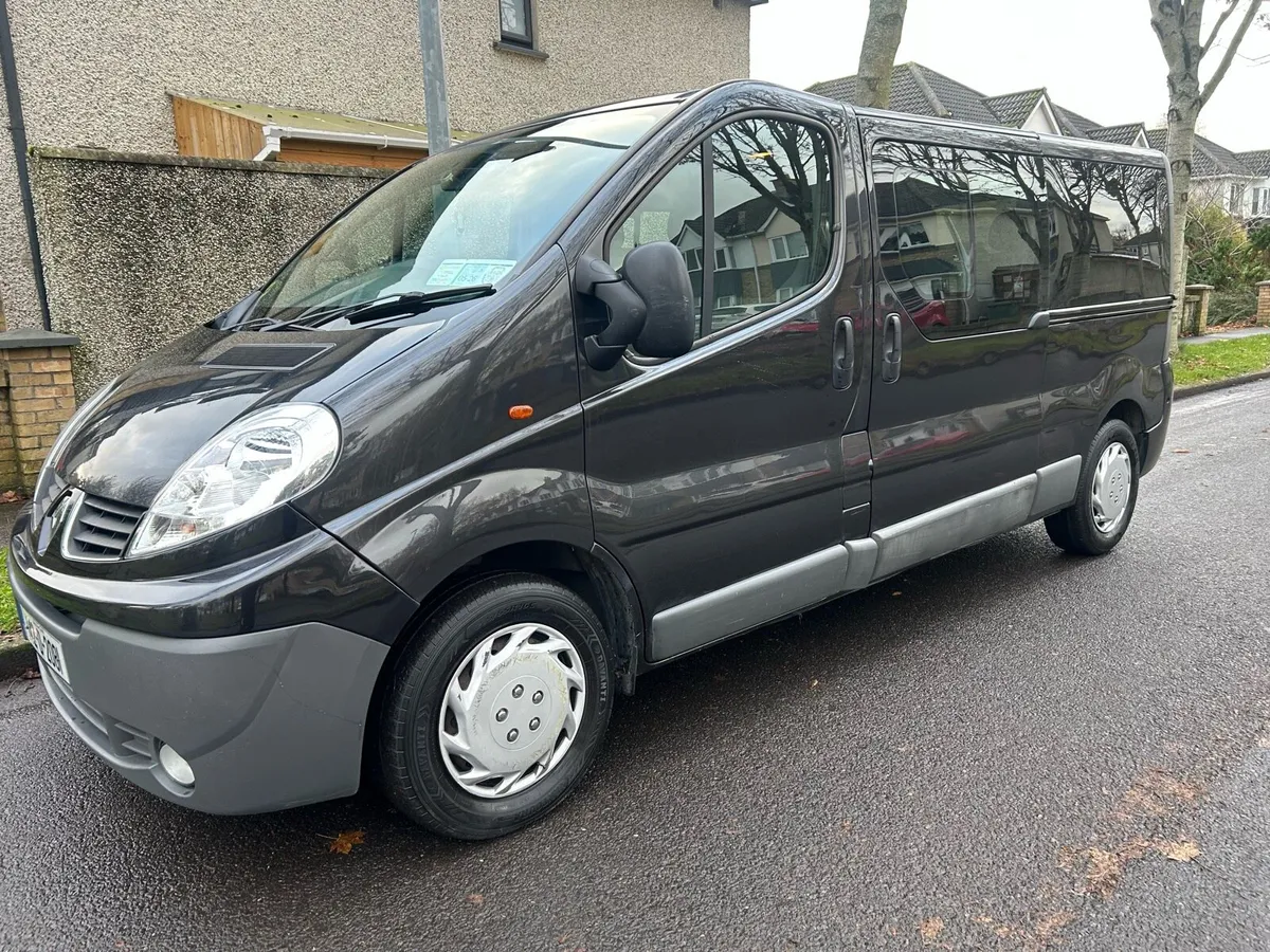 Renault Trafic Automatic MPV - Image 2