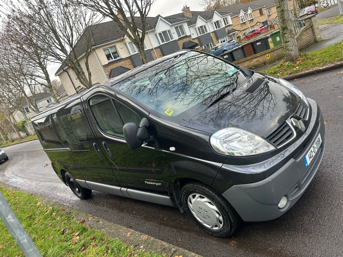 Renault Trafic Automatic MPV - Image 4