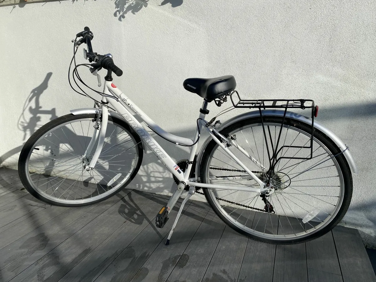 Ladies bike - great condition, ready to go - Image 2