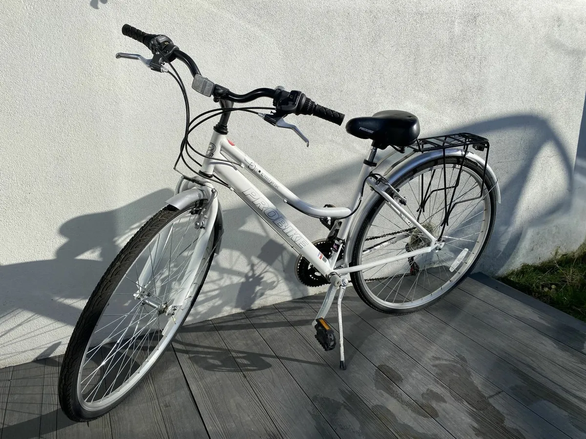 Ladies bike - great condition, ready to go - Image 4