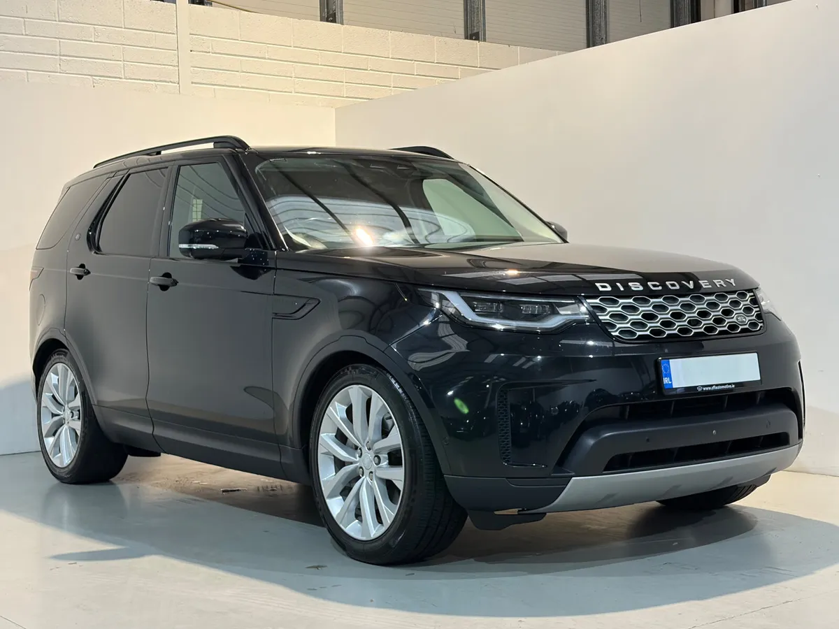 2022 Land Rover Discovery 5 SE Commercial 2 Seater - Image 1