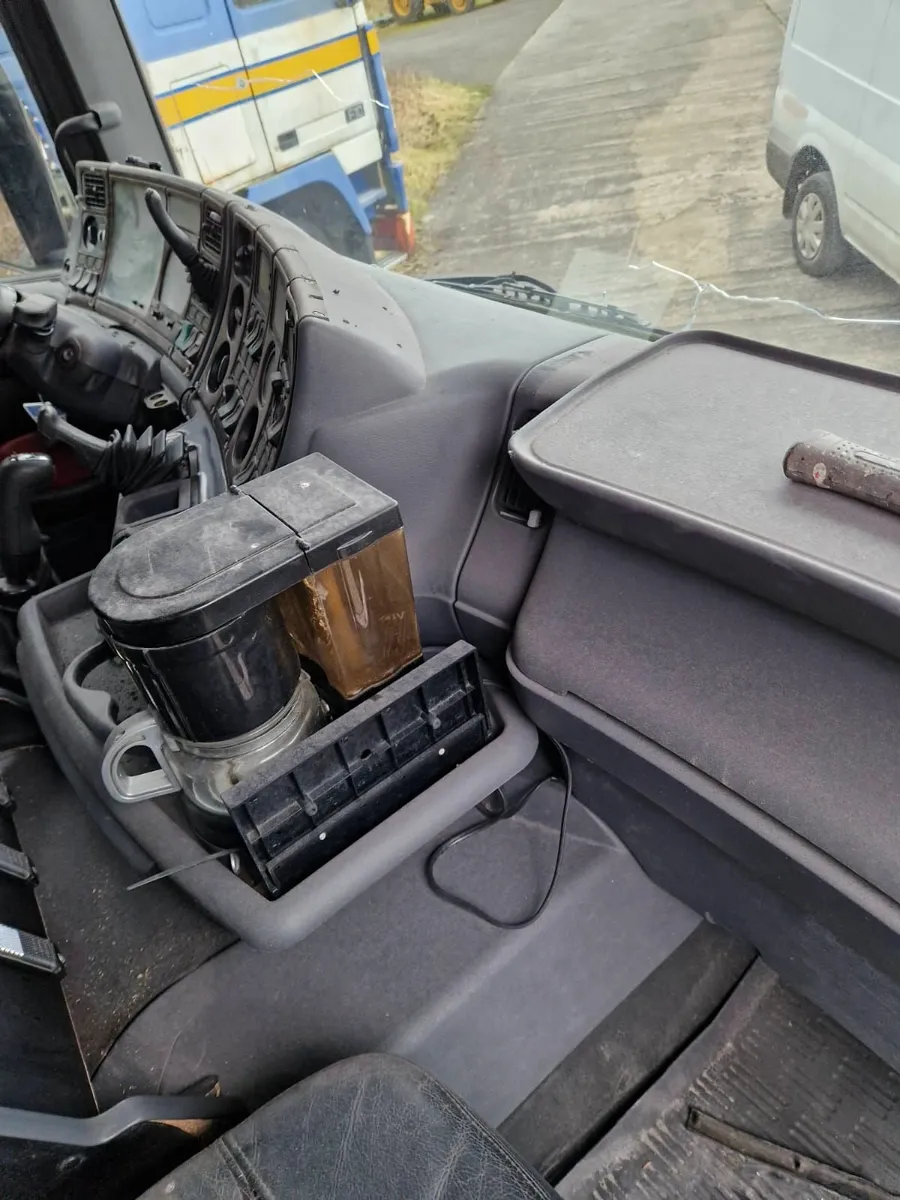 Scania 164 truck - Image 3