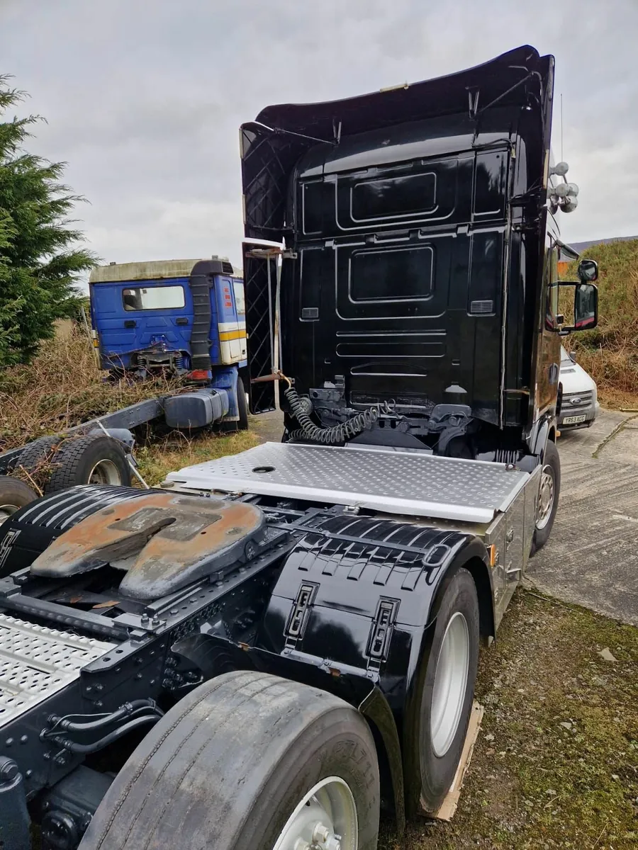 Scania 164 truck - Image 4