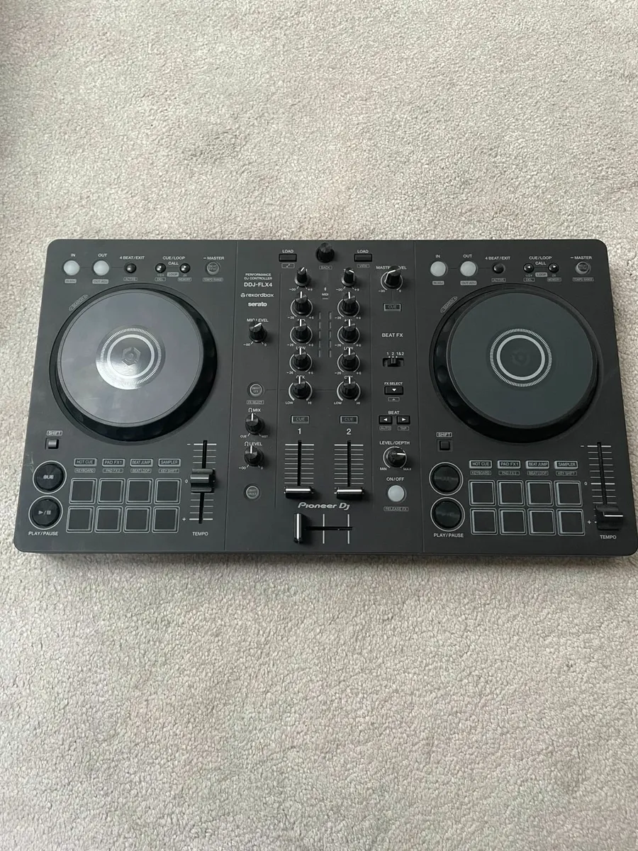 Pioneer DJ DDJ-FLX4 decks - Image 3