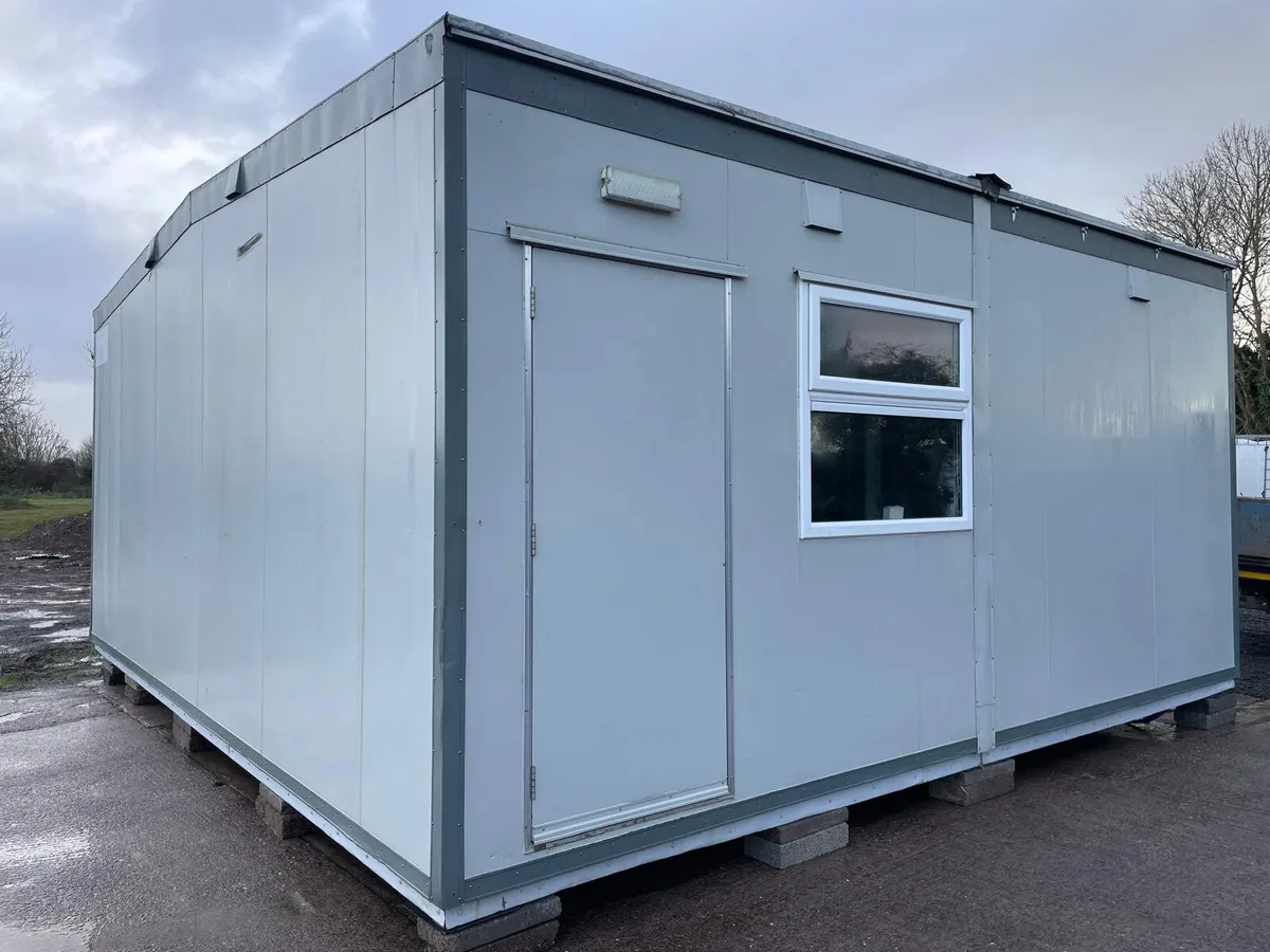 20 x 20 ft cabin office with toilets - Image 1