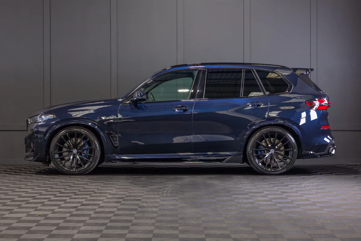 242 BMW X5 X-Drive 50e M-Sport - Image 3